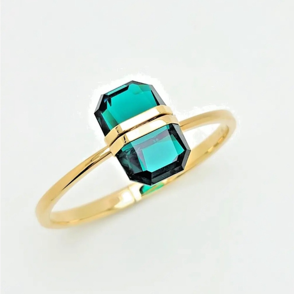 Swarovski Lucent bangle Magnetic closure, Oversized crystal, Green, Bracelet M